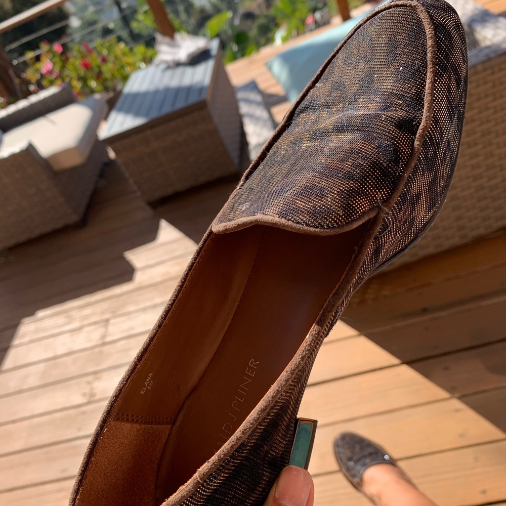 Shoes - Picture 2 of 7